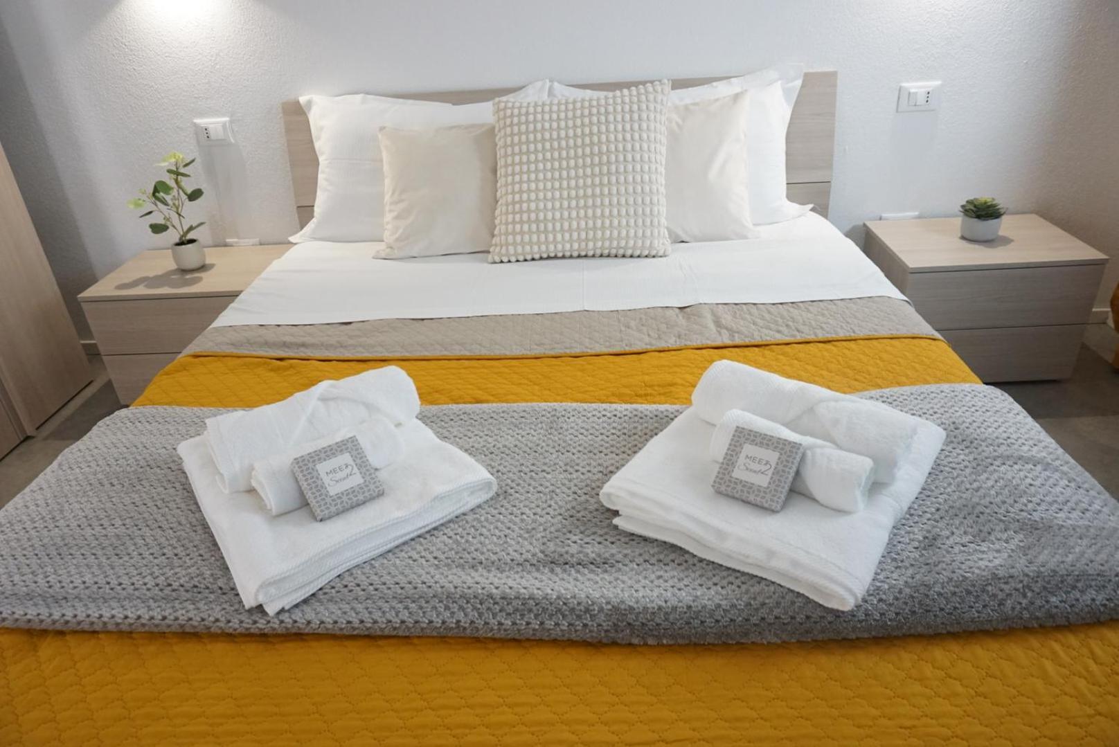 Elisa Apartments B - In Front Of The Walls Of Lucca Bagian luar foto