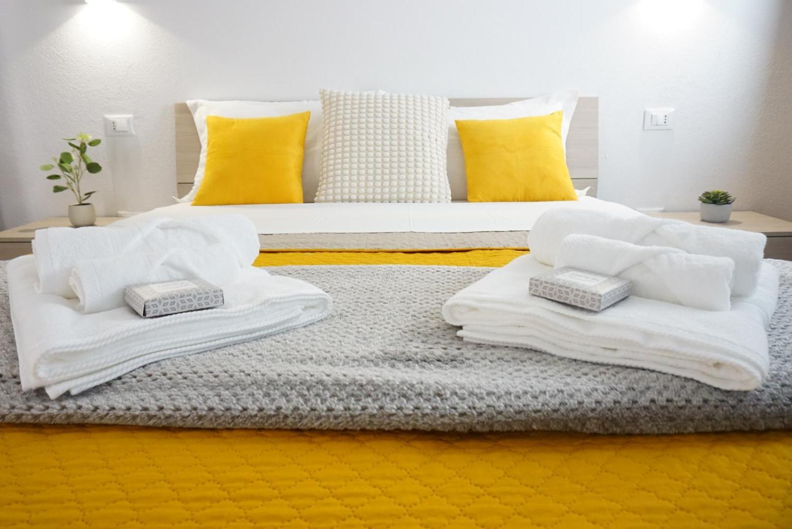 Elisa Apartments B - In Front Of The Walls Of Lucca Bagian luar foto